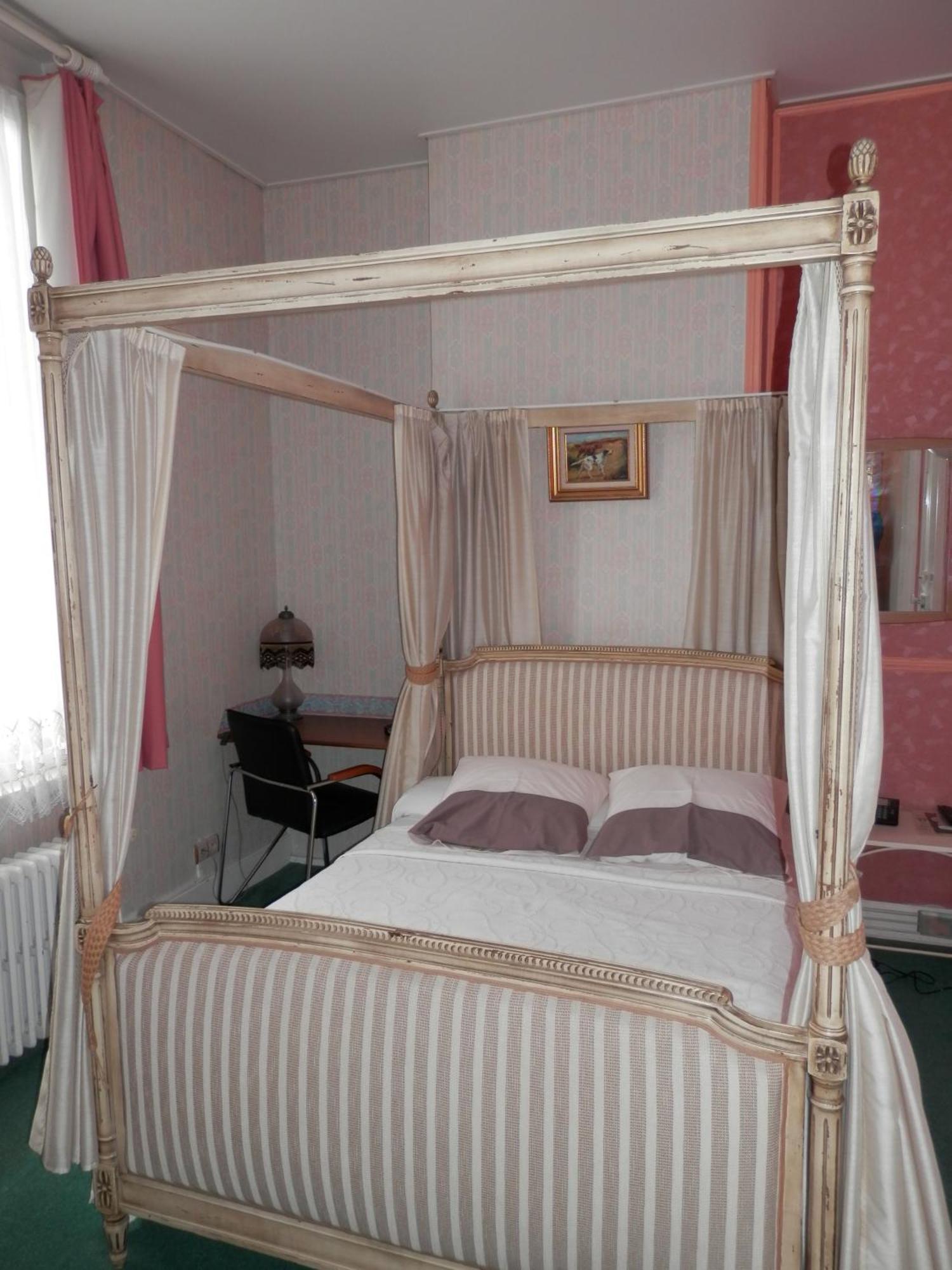 Hotel Du Gambrinus Hazebrouck Exterior photo